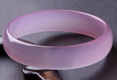 紫色玛瑙镯子一般多少钱 玛瑙手串戴在哪只手好